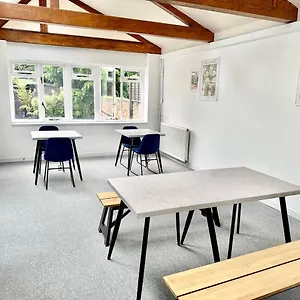 Gasthof Centre, Gloucester